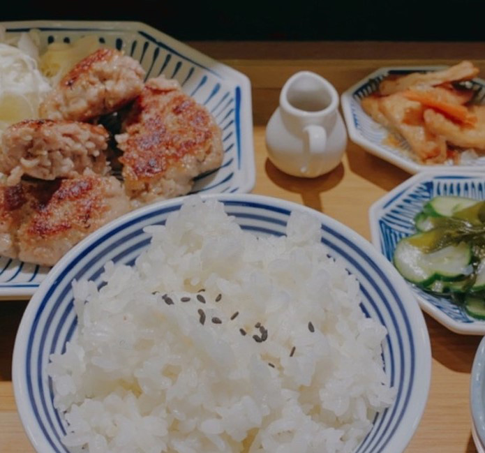 方食堂食物照